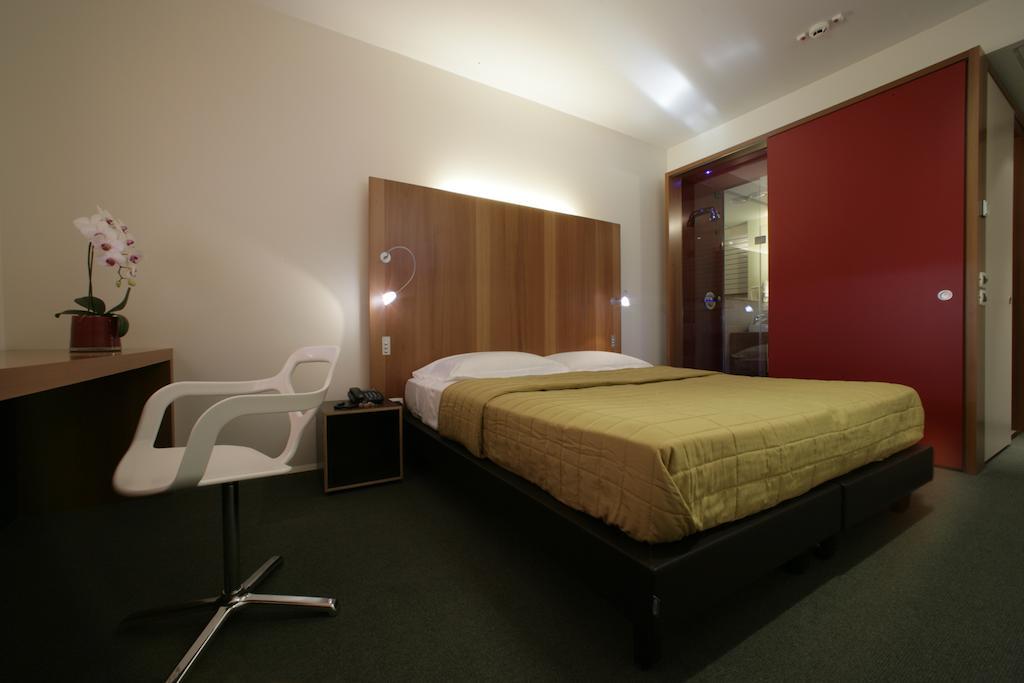 New Ipoint Hotel Сан Джовани ин Персичето Екстериор снимка